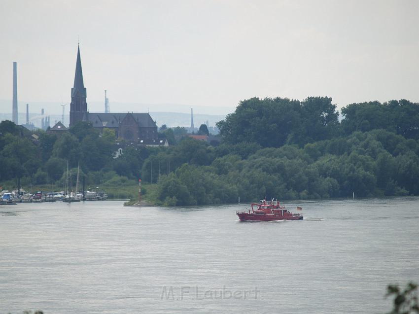 Feuerloeschboot 10-2      P123.JPG